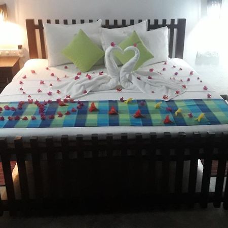 Butterfly Jewel Bed & Breakfast Unawatuna Ngoại thất bức ảnh