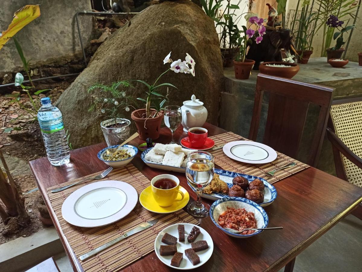 Butterfly Jewel Bed & Breakfast Unawatuna Ngoại thất bức ảnh
