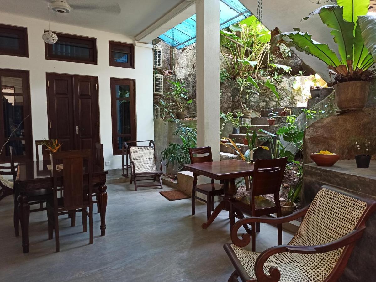 Butterfly Jewel Bed & Breakfast Unawatuna Ngoại thất bức ảnh