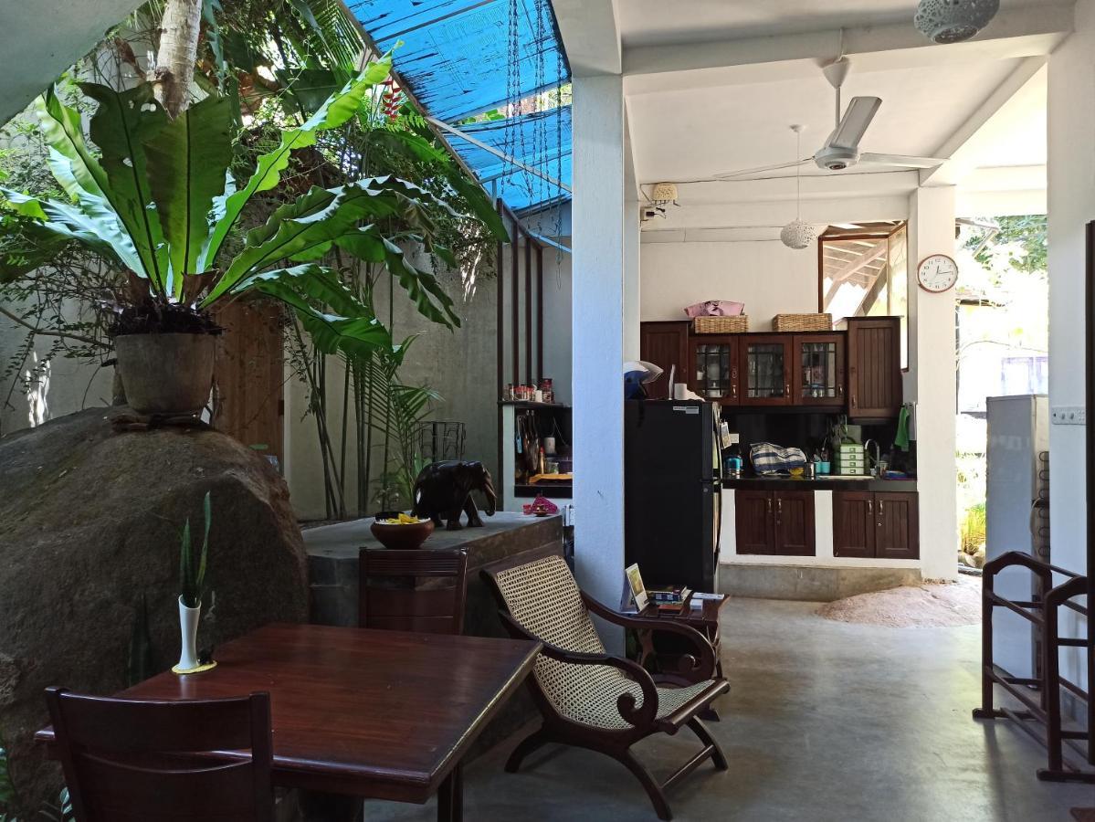 Butterfly Jewel Bed & Breakfast Unawatuna Ngoại thất bức ảnh
