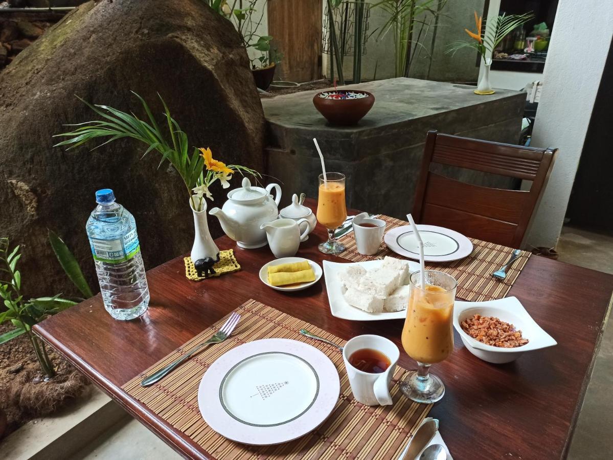 Butterfly Jewel Bed & Breakfast Unawatuna Ngoại thất bức ảnh
